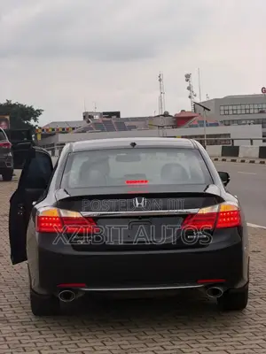 Honda Accord Touring V-6 4dr Sedan (3.5L 6cyl 6A) 2015 Black