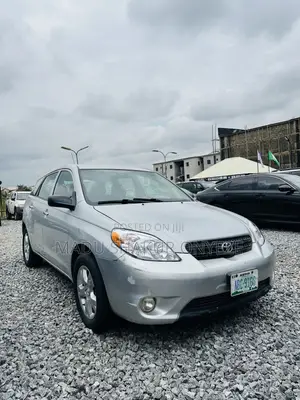 Toyota Matrix Hatchback FWD (1.8L 4cyl 5M) 2008 Silver