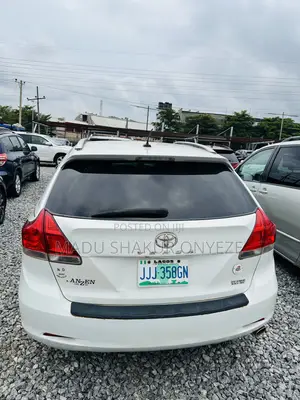 Toyota Venza LE 2010 White