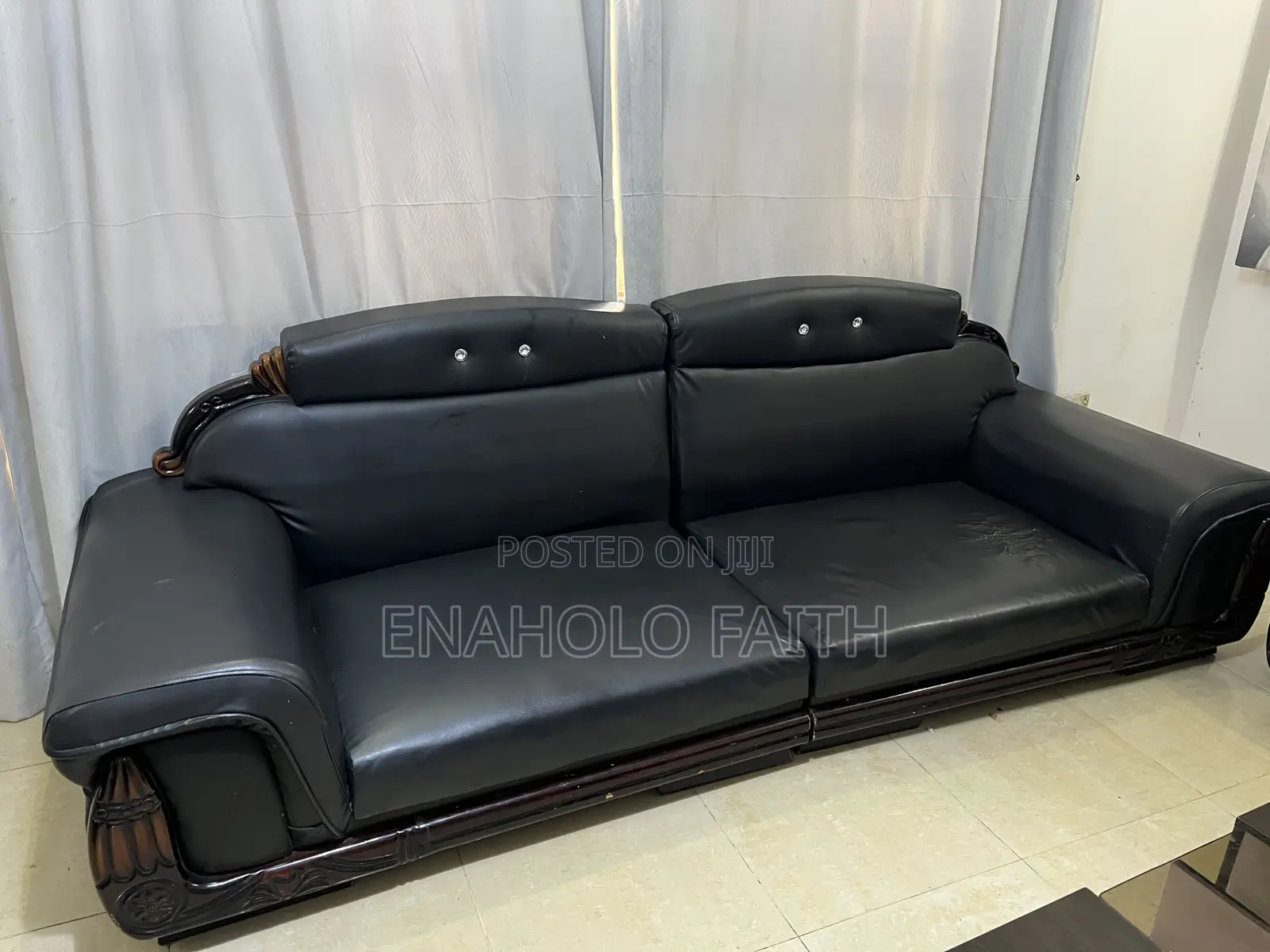 Neatly Used Leather Sofa Set for Sale