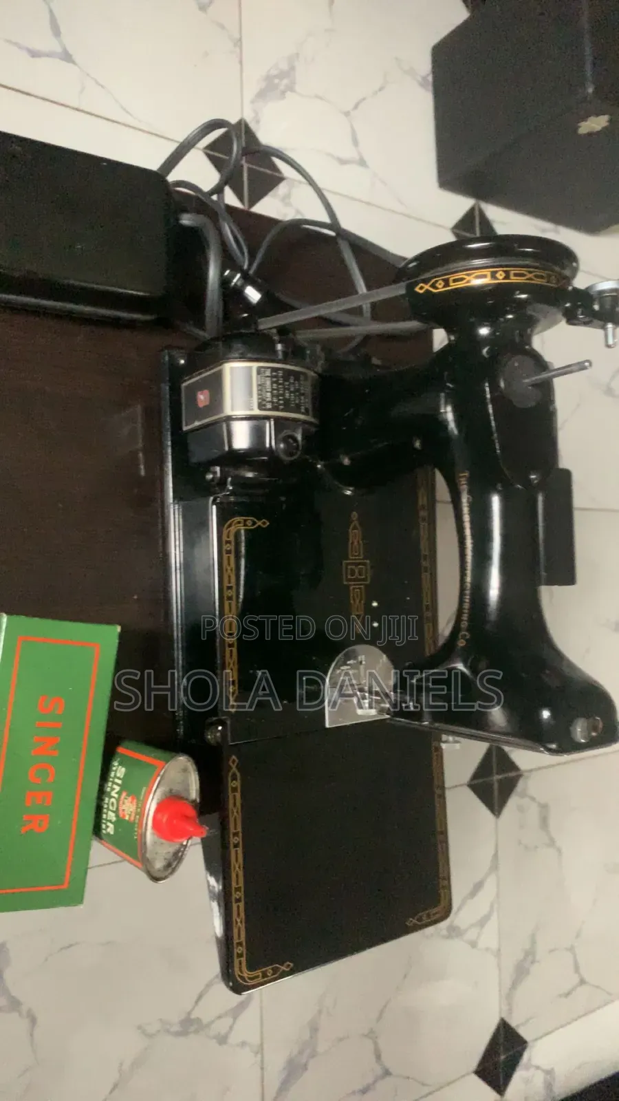Singer Sewing Machine 221 Featherweight With Box