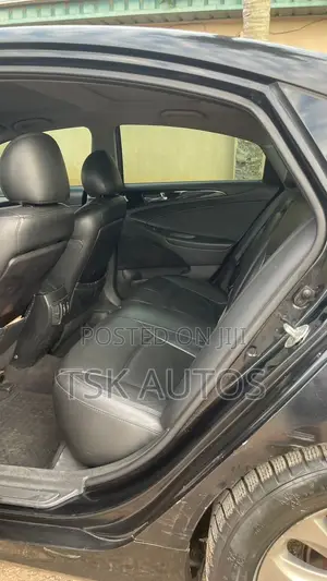 Hyundai Sonata Limited 2.0T Sedan (2.0L 4cyl 6A) 2012 Black