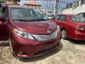 Toyota Sienna 2017 White