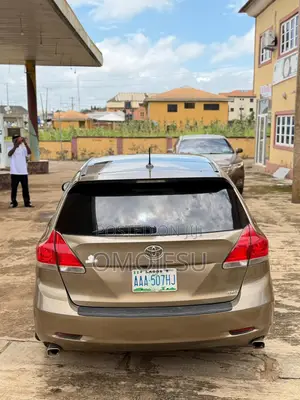 Toyota Venza AWD 2011 Brown