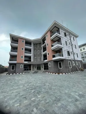 3bdrm Apartment in Lekki Phase 1 for rent