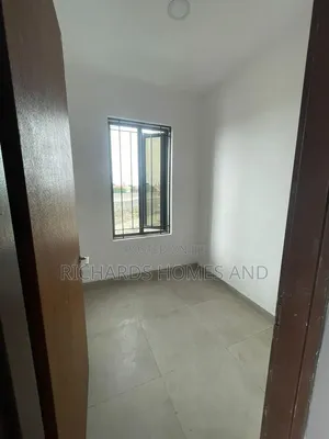 3bdrm Apartment in Lekki Phase 1 for rent