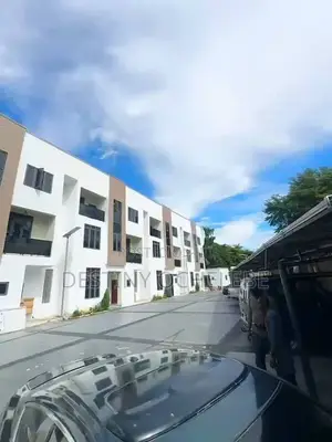 4bdrm Duplex in Garki for sale
