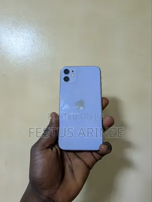 Apple iPhone 11 64 GB Red