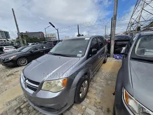 Dodge Caravan 2013 Beige