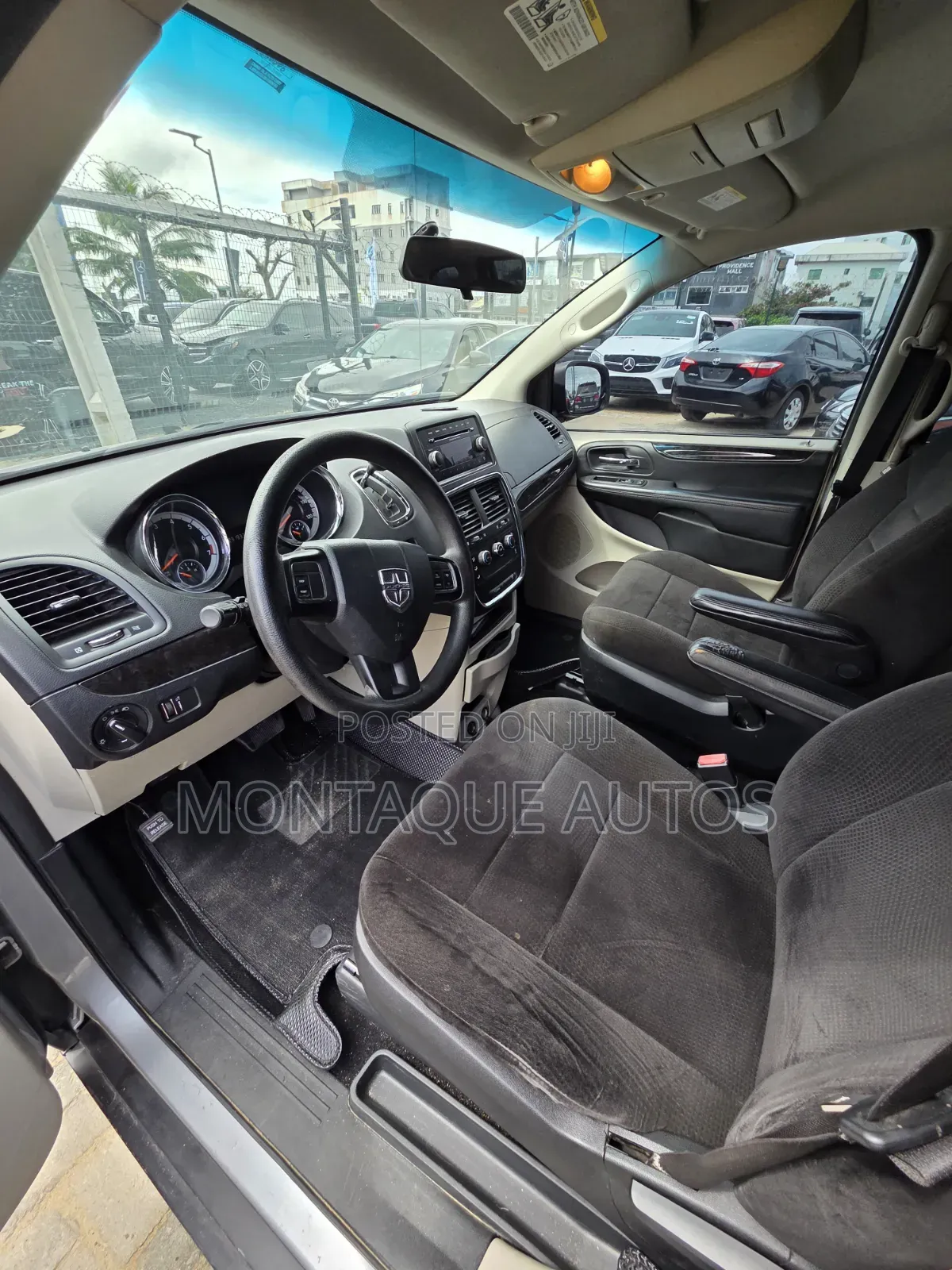 Dodge Caravan 2013 Beige