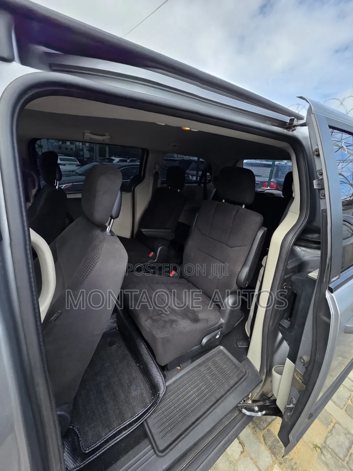 Dodge Caravan 2013 Beige