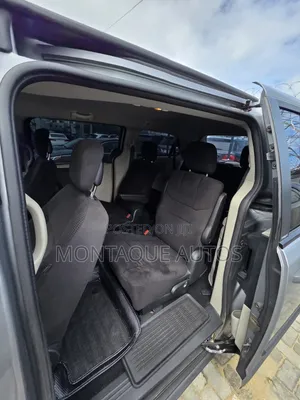 Dodge Caravan 2013 Beige