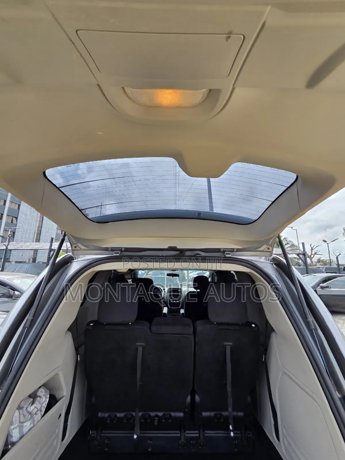 Dodge Caravan 2013 Beige