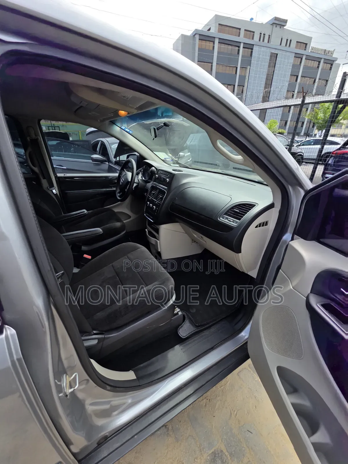 Dodge Caravan 2013 Beige