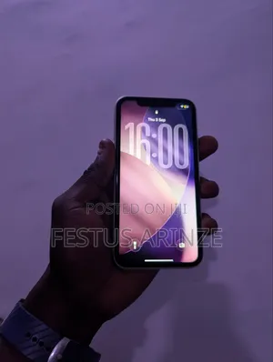 Apple iPhone 11 64 GB Silver