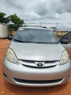 Toyota Sienna CE 2009 Silver