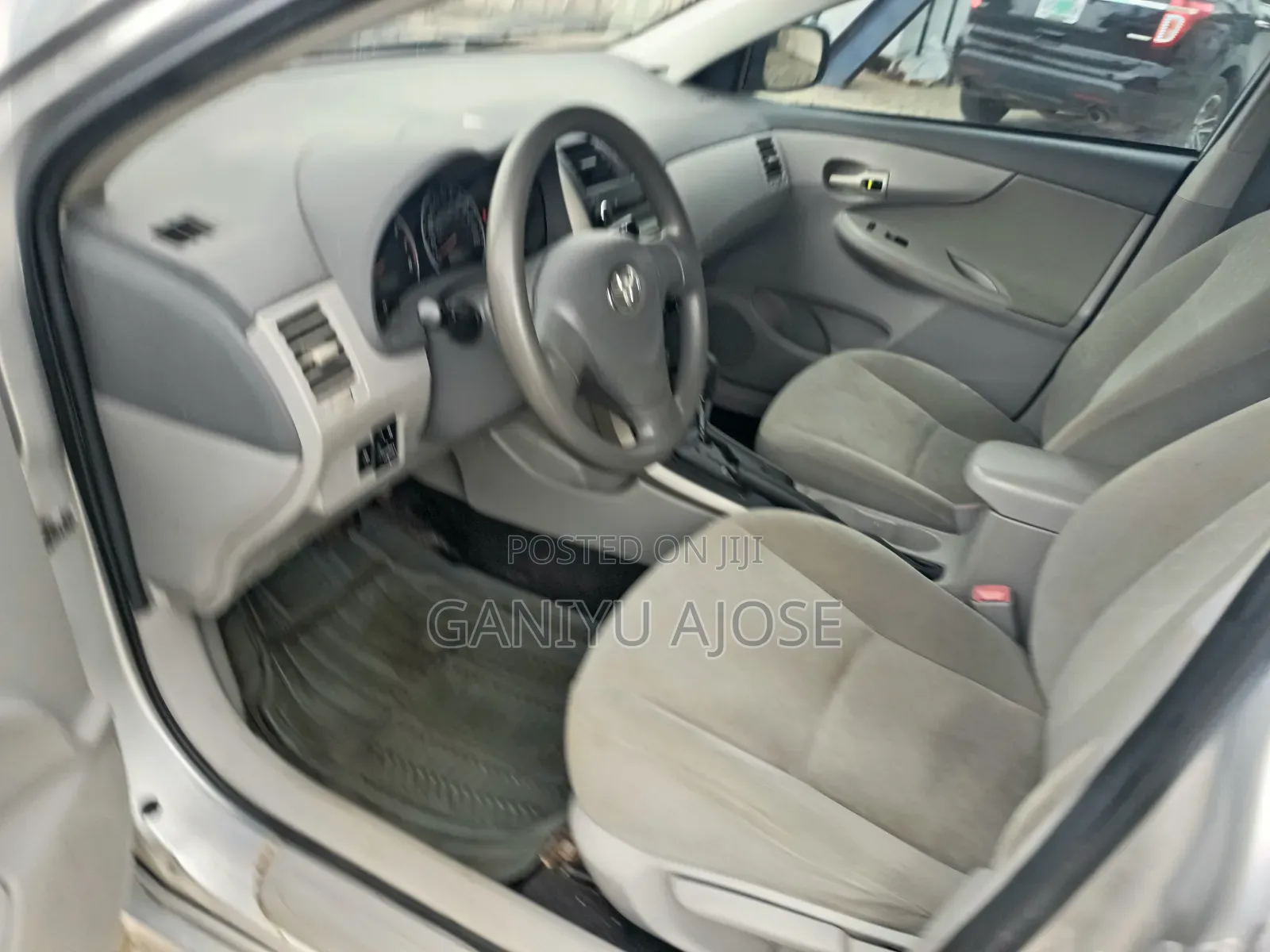 Toyota Corolla 2010 Silver