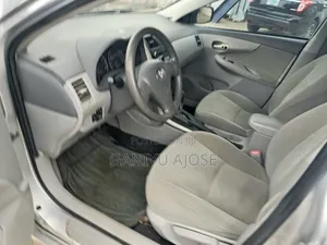 Toyota Corolla 2010 Silver