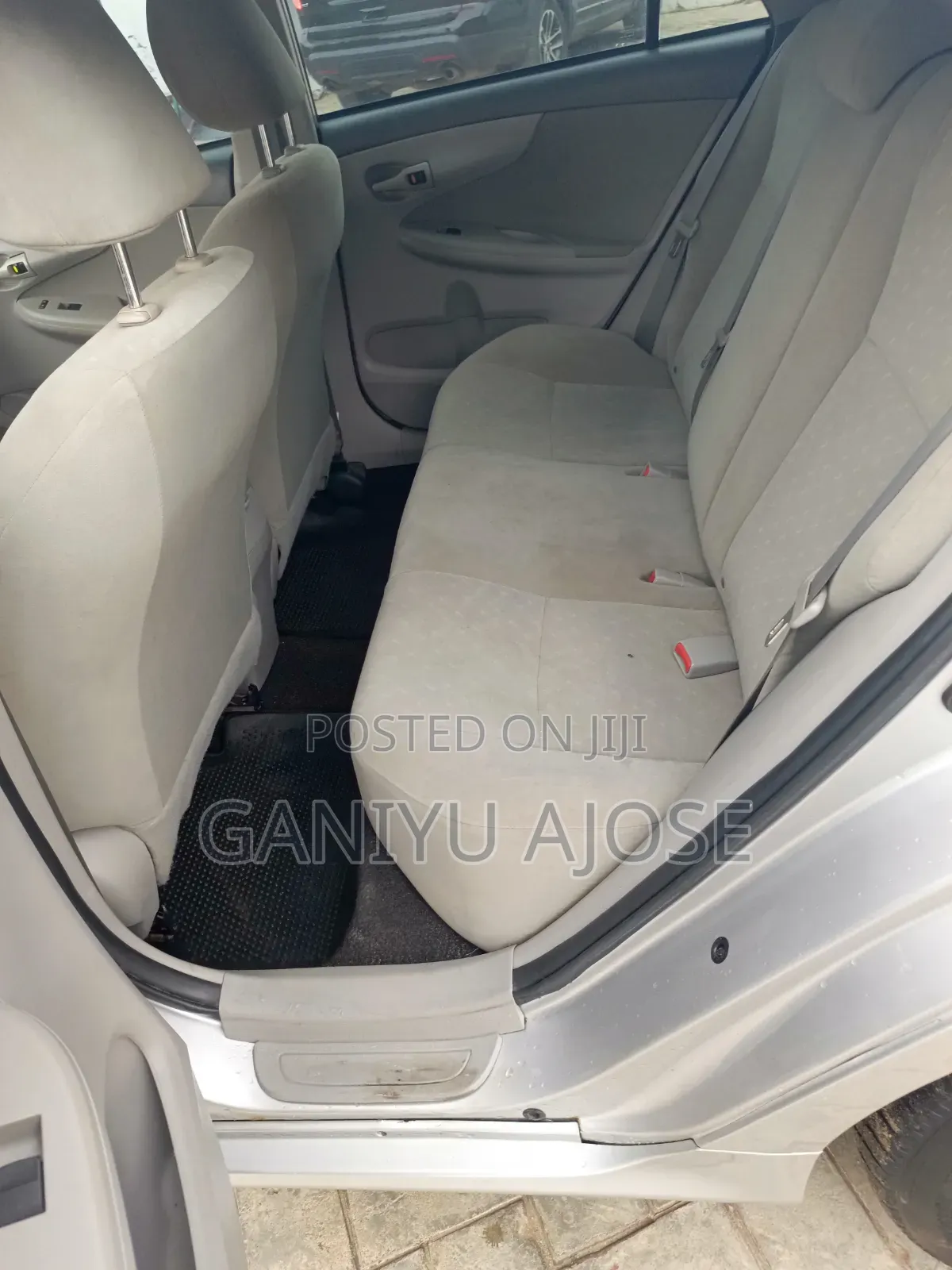 Toyota Corolla 2010 Silver