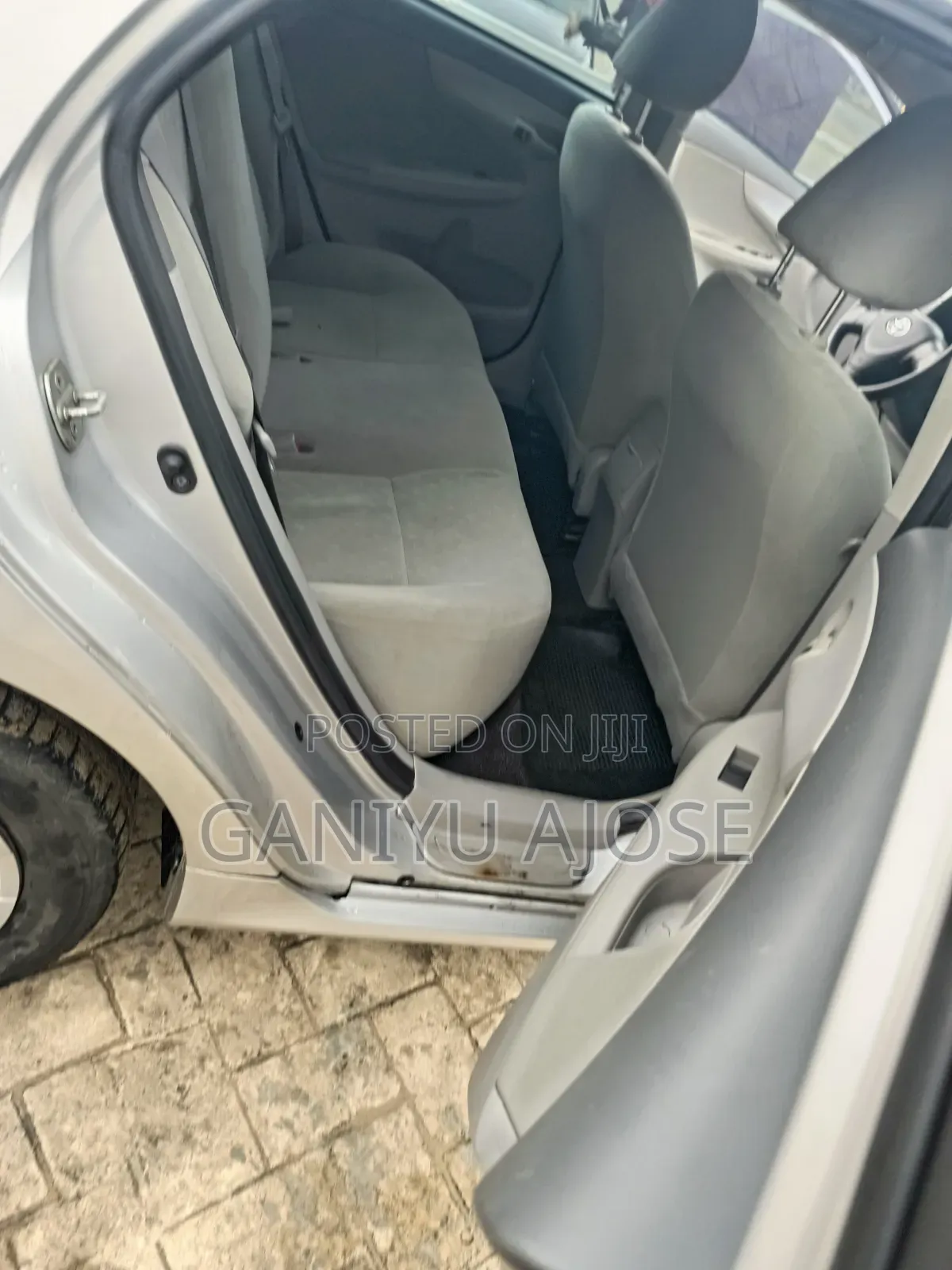 Toyota Corolla 2010 Silver