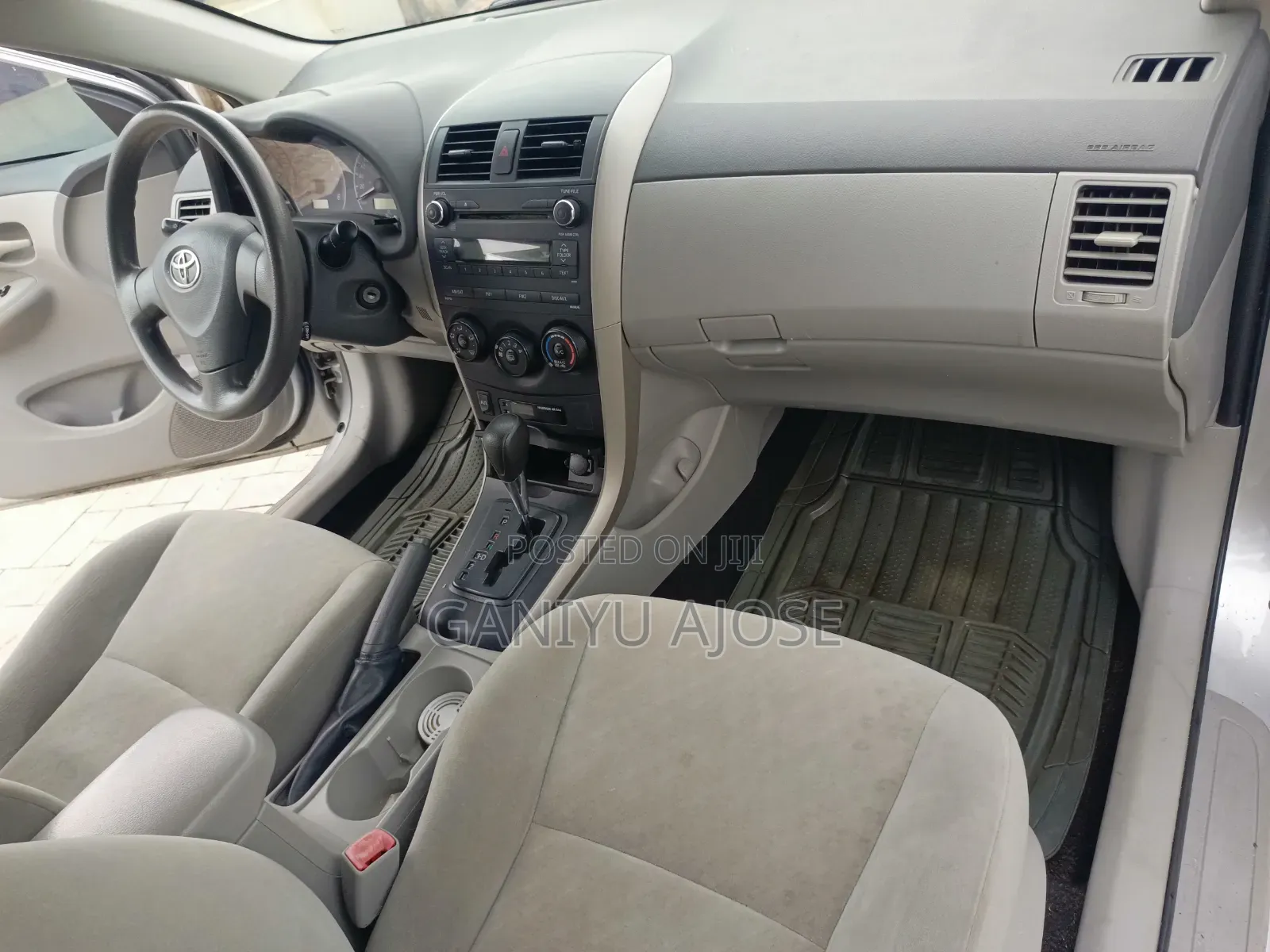 Toyota Corolla 2010 Silver