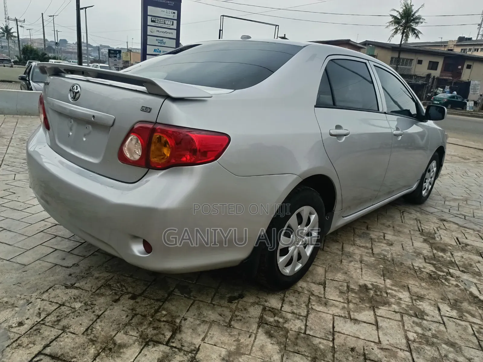 Toyota Corolla 2010 Silver