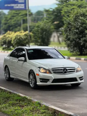 Mercedes-Benz C300 Sport 4Matic Sedan AWD (3.5L 6cyl 7A) 2013 White