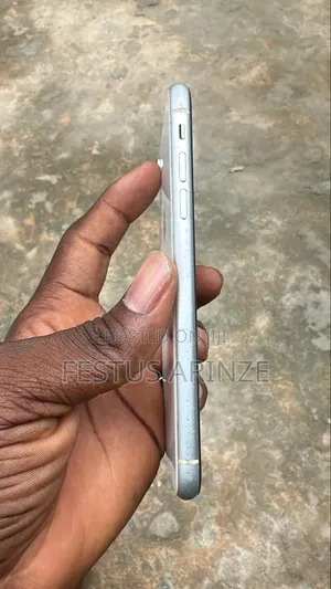 Apple iPhone XR 64 GB Silver