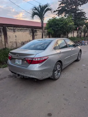 Toyota Camry 2017 Silver