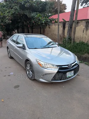 Toyota Camry 2017 Silver