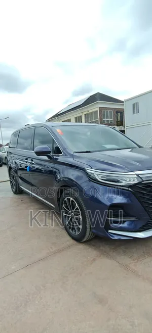 Roewe iMAX8 2020 Blue