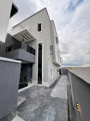 5bdrm Duplex in Ogba for sale