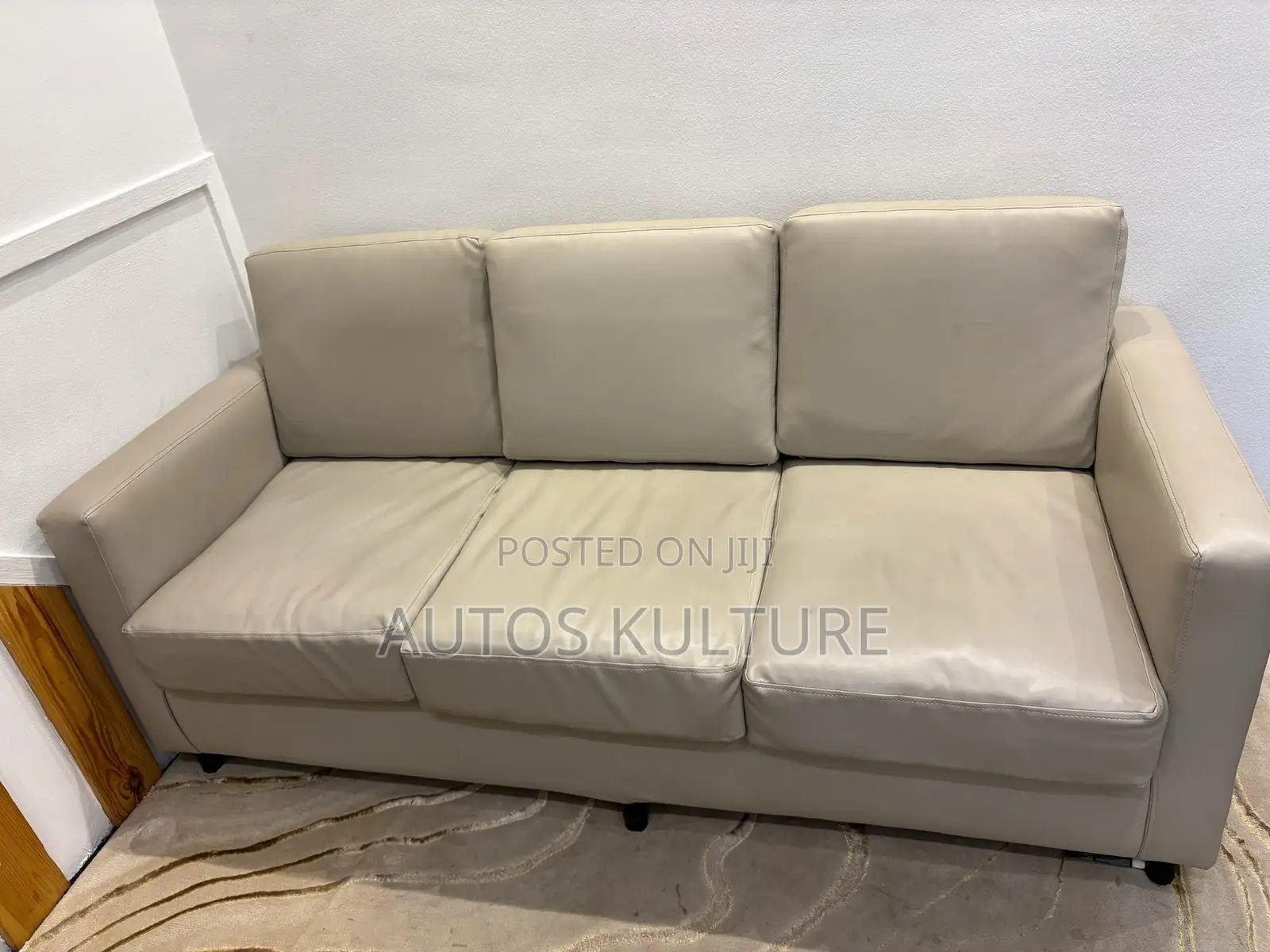 Beige / Cream Leather Sofa