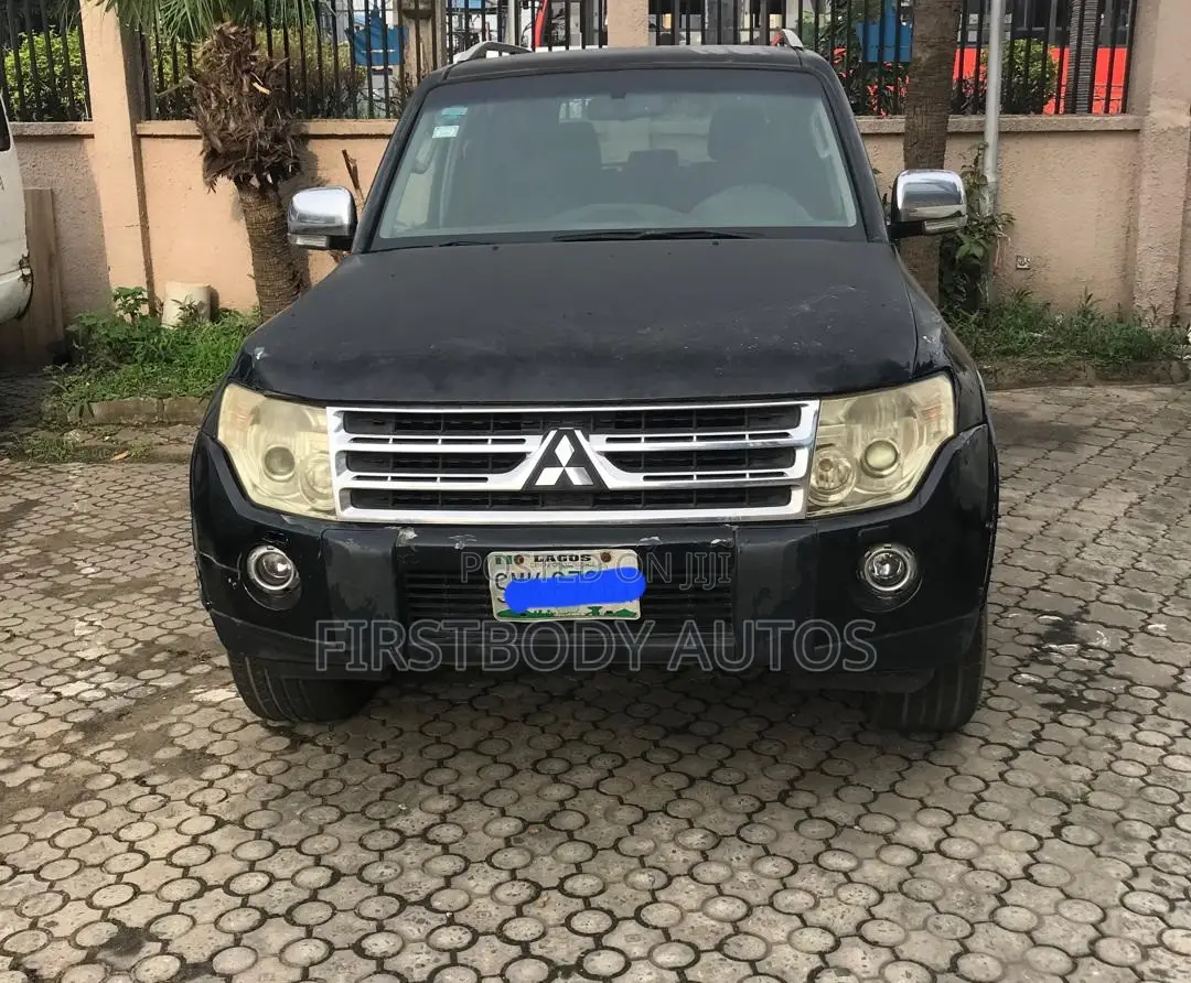 Mitsubishi Pajero 2010 Black
