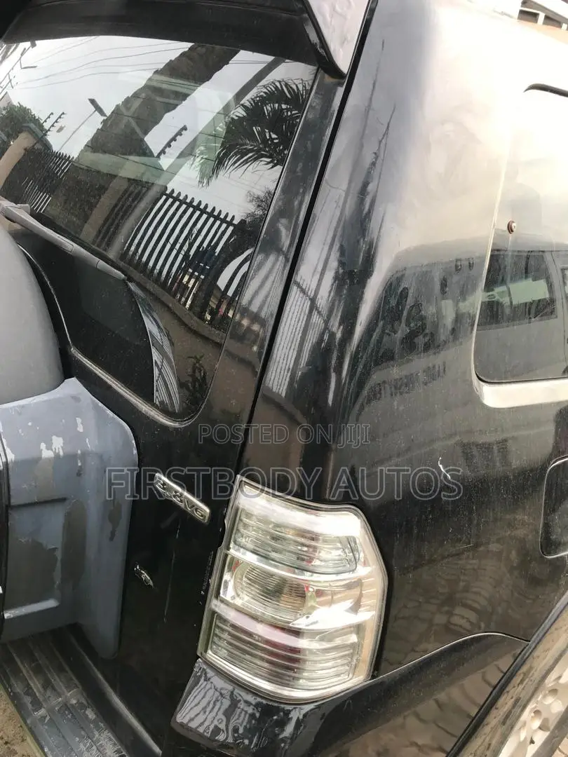 Mitsubishi Pajero 2010 Black