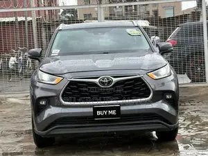 Toyota Highlander XLE 2021 Gray