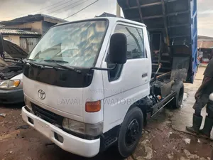Few Month Use Toyota Dyna 200 Tipping 14B Diesel Engine Not Registered