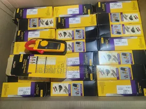 Fluke 323 Clamp Meter