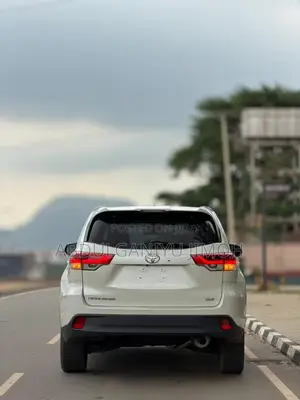 Toyota Highlander XLE 2019 White