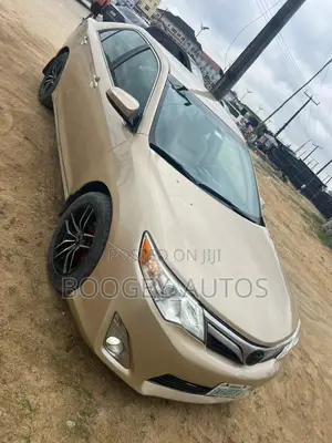 Toyota Camry 2013 Gold