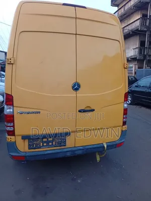 Mercedes-Benz Sprinter 2008 Yellow