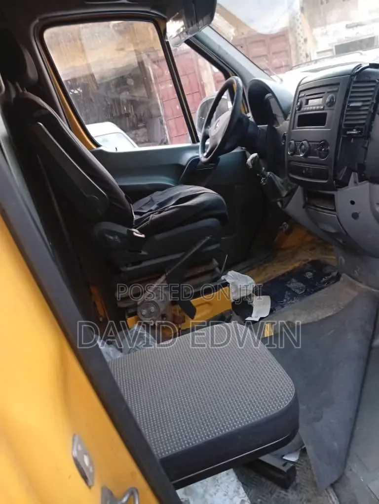 Mercedes-Benz Sprinter 2008 Yellow