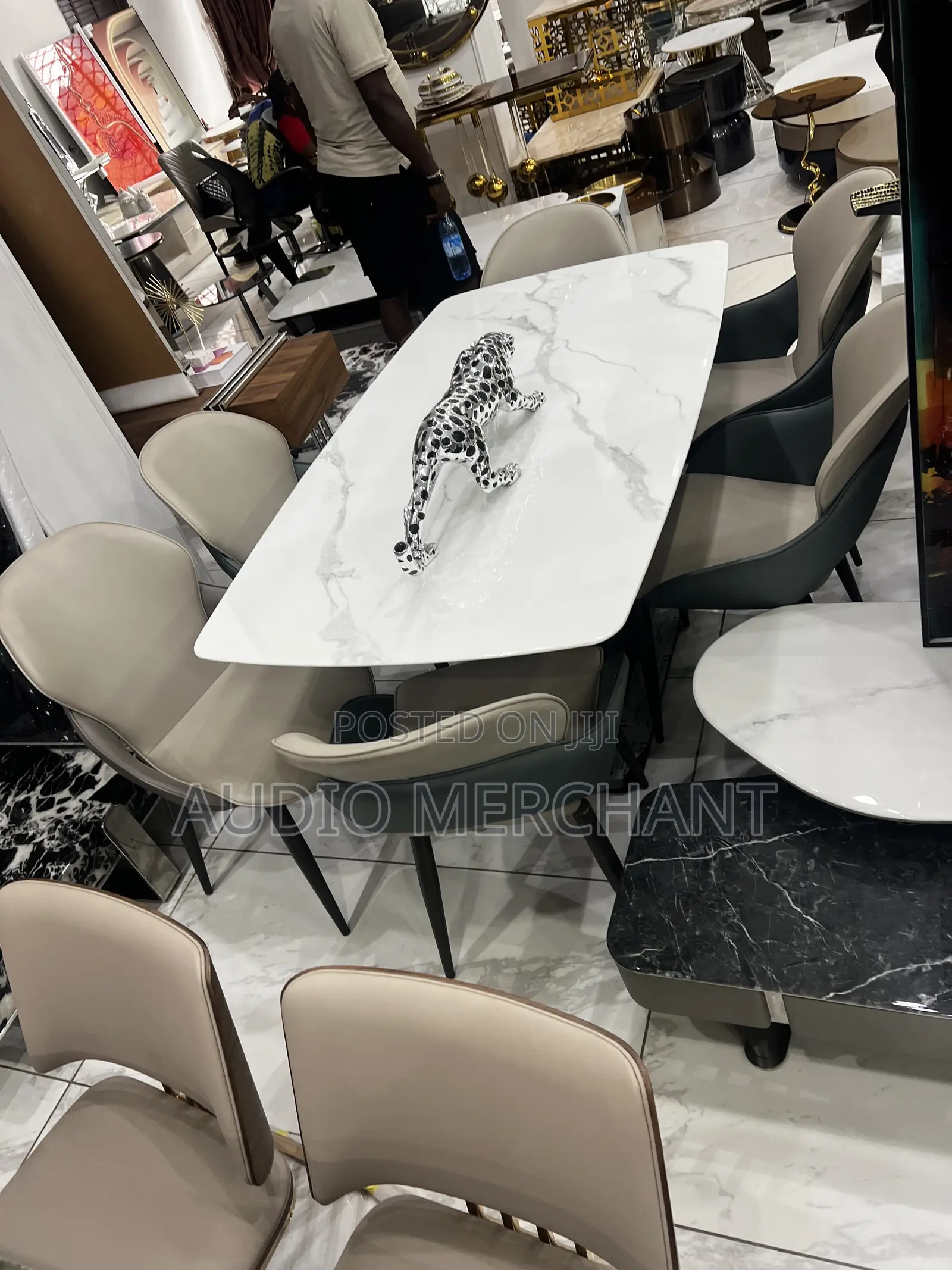 Luxury Dining Table Six Seats