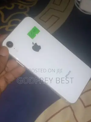 Apple iPhone XR 64 GB White