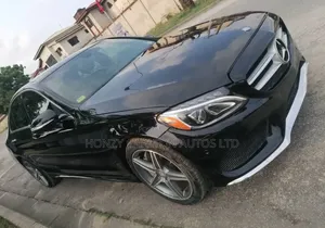 Mercedes-Benz C300 Sport 4Matic Sedan AWD (2.0L 4cyll 7A) 2016 Black