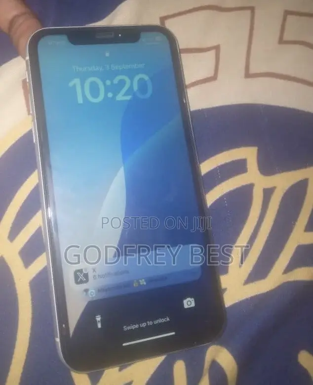 Apple iPhone XR 64 GB White