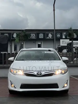Toyota Camry LE 4dr Sedan (2.5L 4cyl 6A) 2012 White