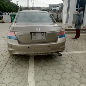 Honda Accord 2010 Gold