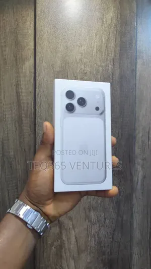 New Apple iPhone 17 Pro Max 256 GB White
