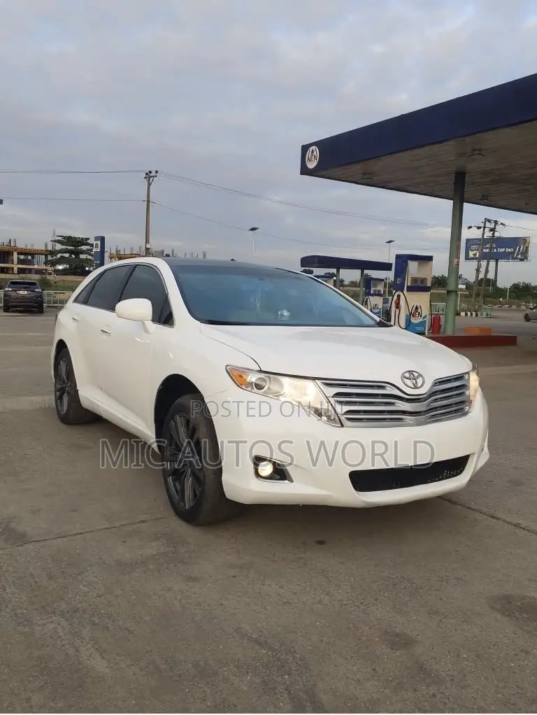Toyota Venza 2011 White